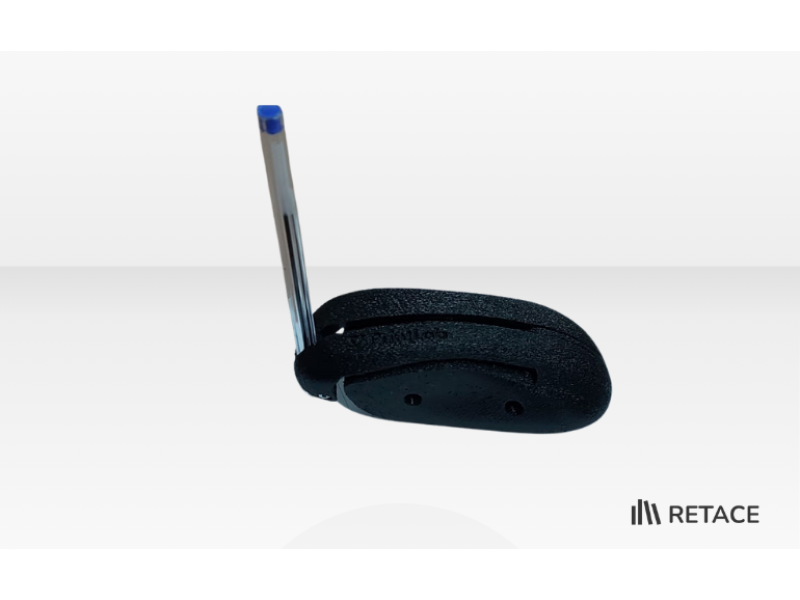 Facilitador de escrita/desenho (modelo mouse) em uso
